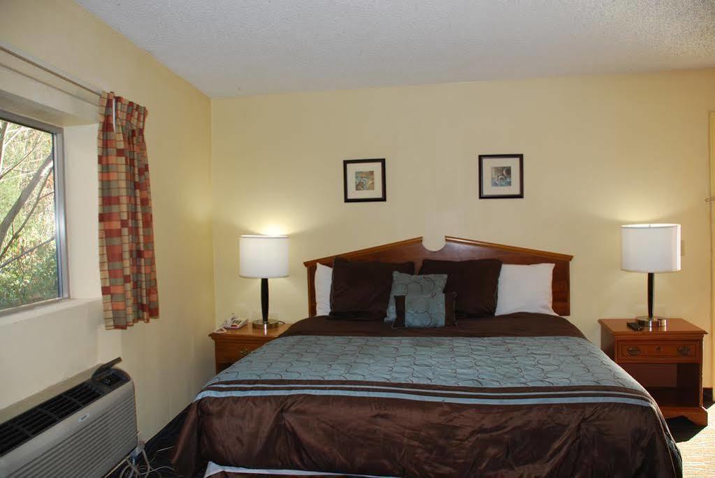 Chief Motel Fayetteville Extérieur photo